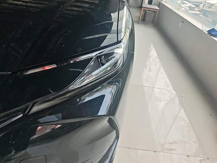 Фото 5 - Toyota Camry