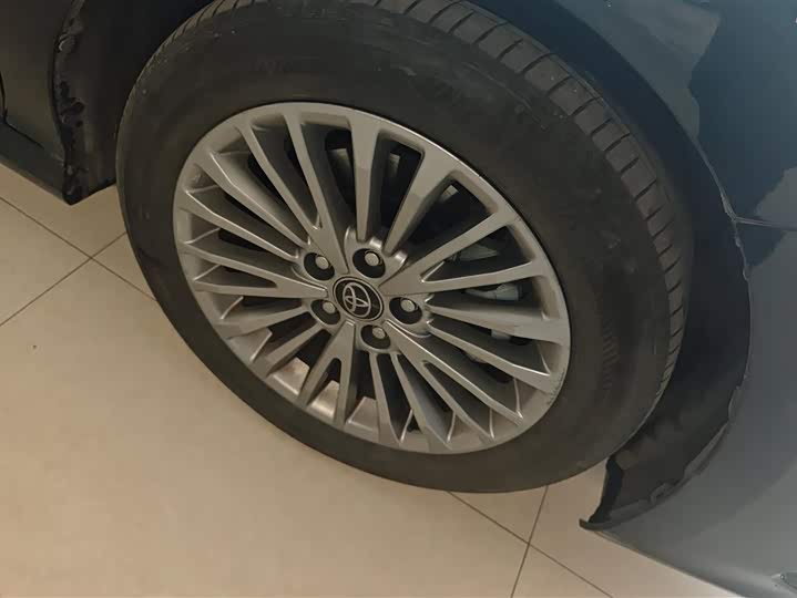 Фото 6 - Toyota Camry