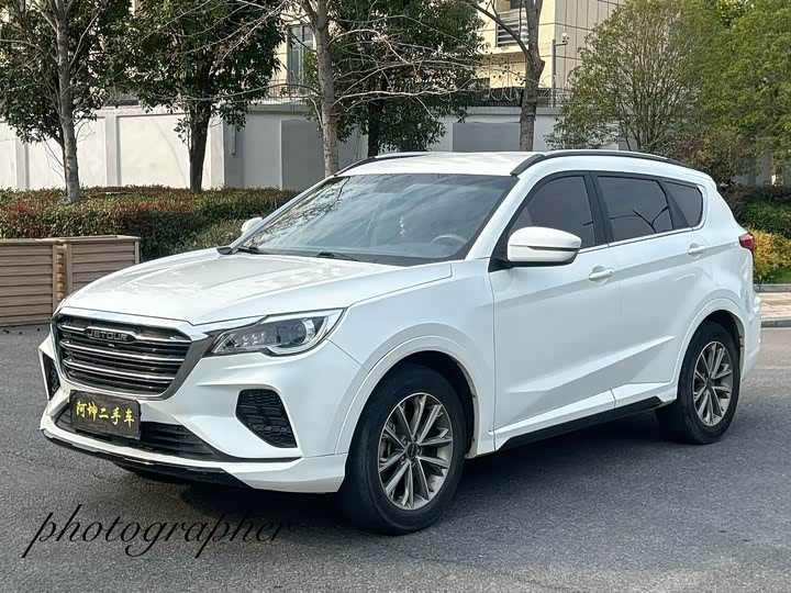 Photo 2 - Jetour X70