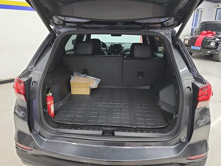 Фото 4 - Chevrolet Equinox