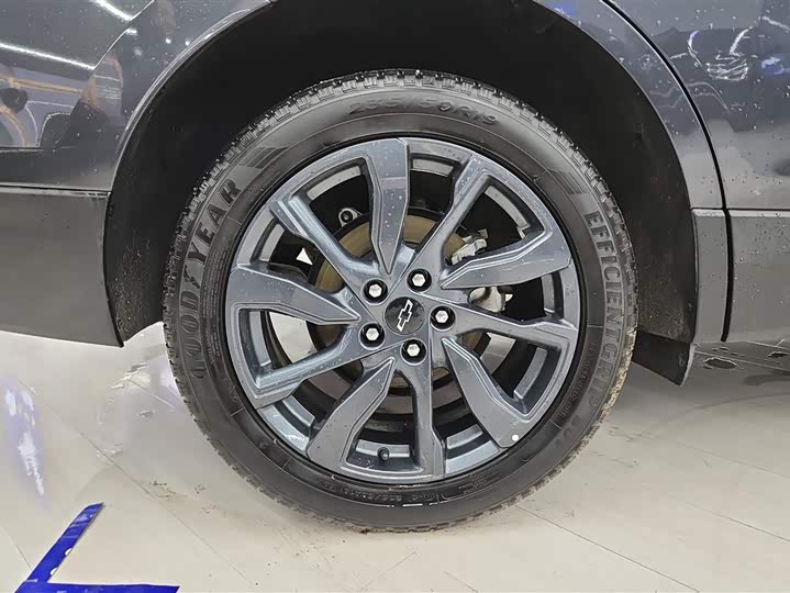 Фото 6 - Chevrolet Equinox