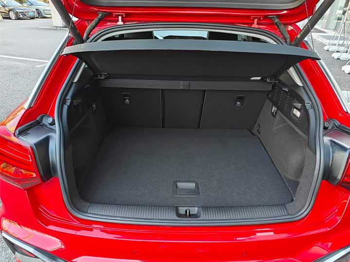 Фото 3 - Audi Q2L e-tron