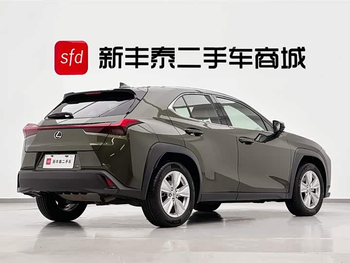 Фото 5 - Lexus UX