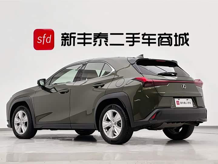 Фото 6 - Lexus UX