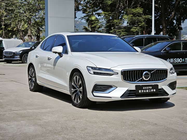 Фото 2 - Volvo S60