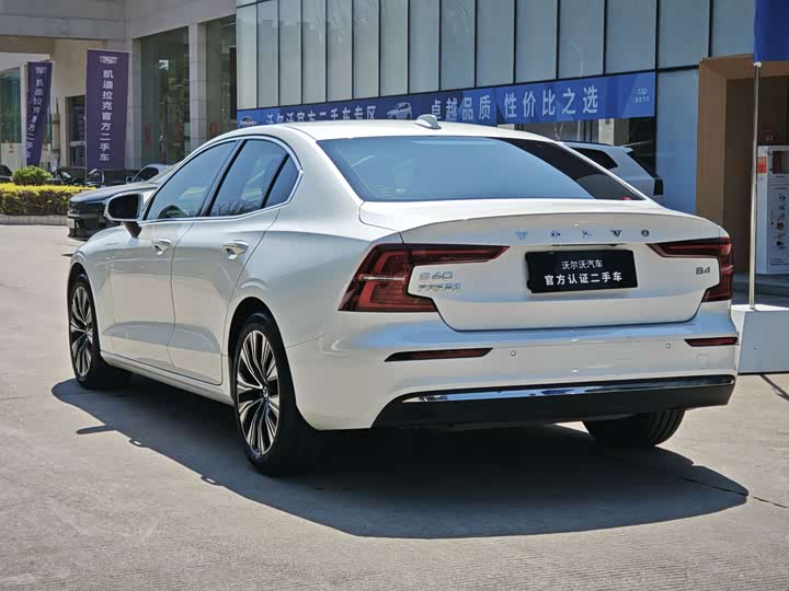 Фото 4 - Volvo S60