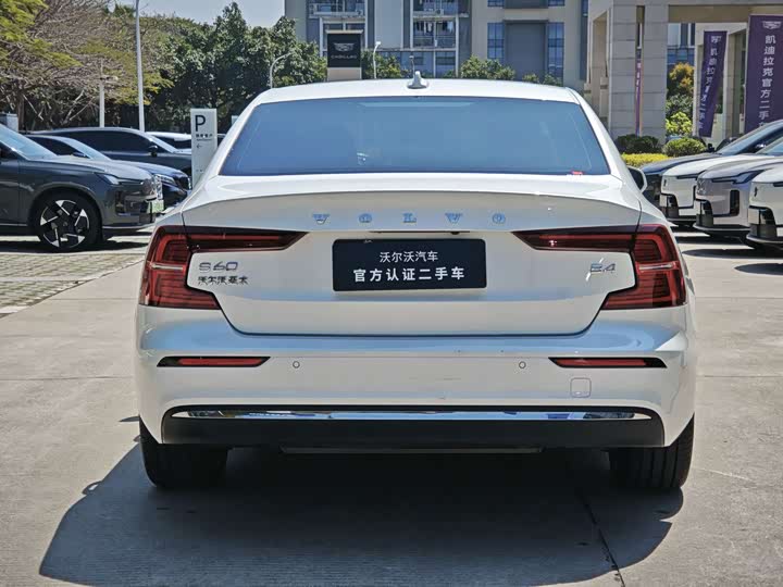 Фото 6 - Volvo S60