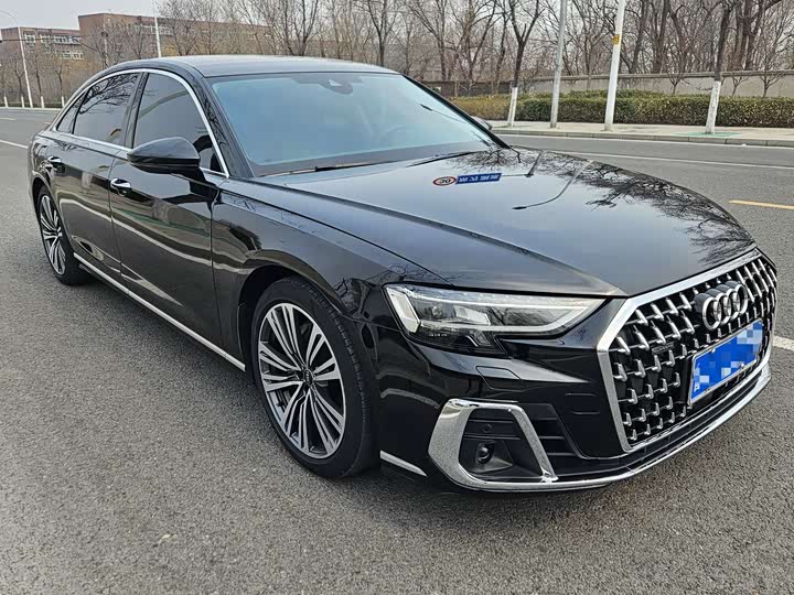 Фото 3 - Audi A8