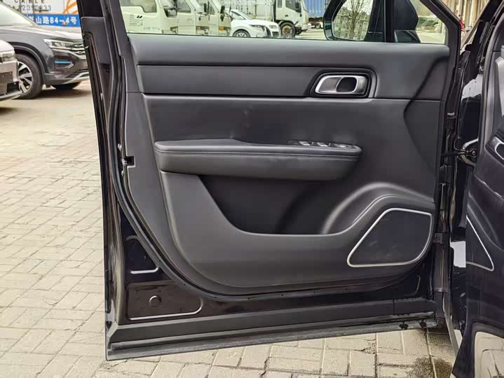 Фото 9 - LiXiang One