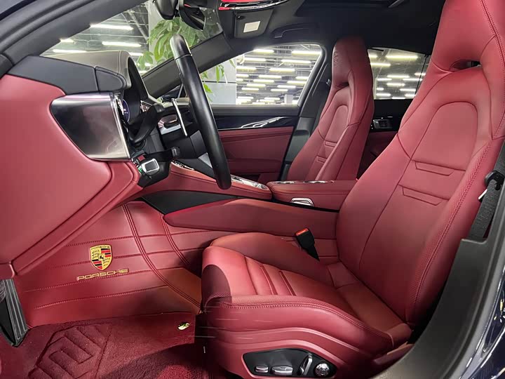 Photo 5 - Porsche Panamera