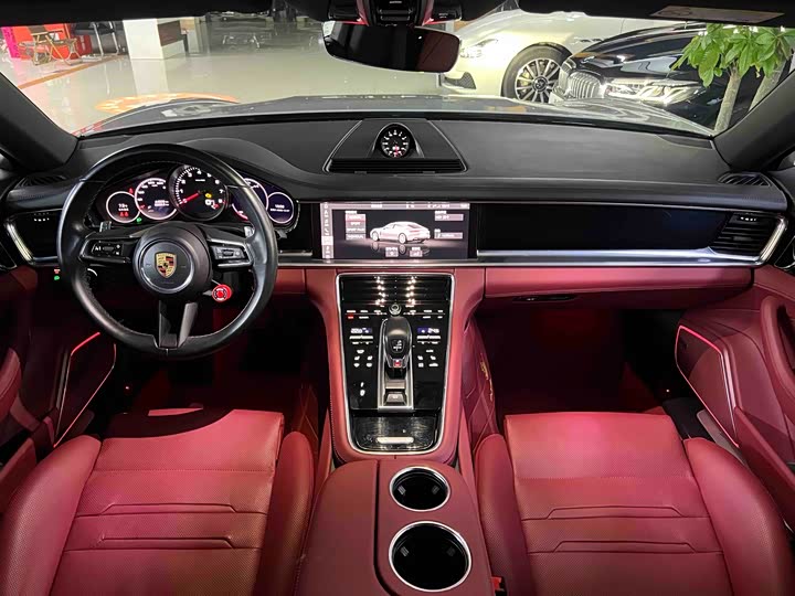 Photo 6 - Porsche Panamera