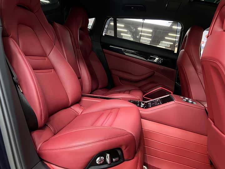 Photo 9 - Porsche Panamera