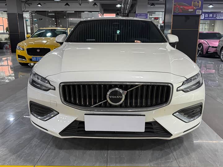 Photo 2 - Volvo S60