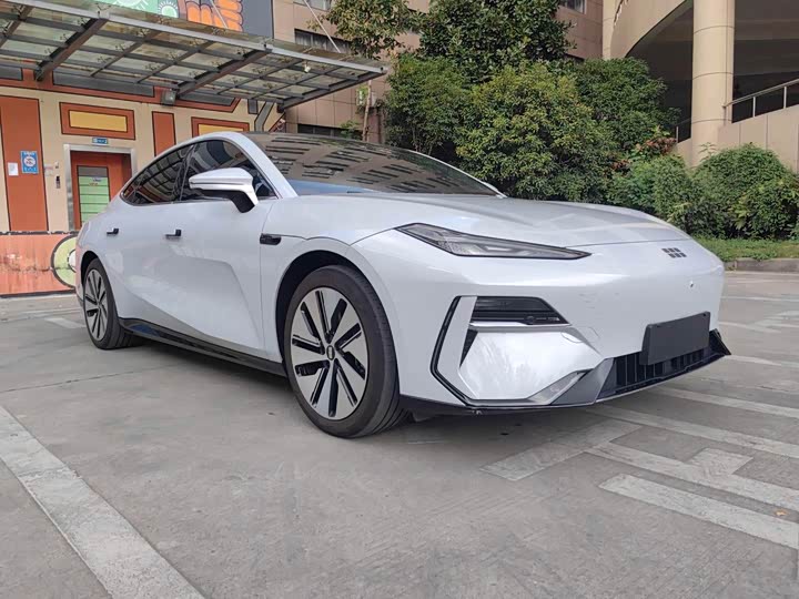 Фото 3 - Geely Galaxy E8