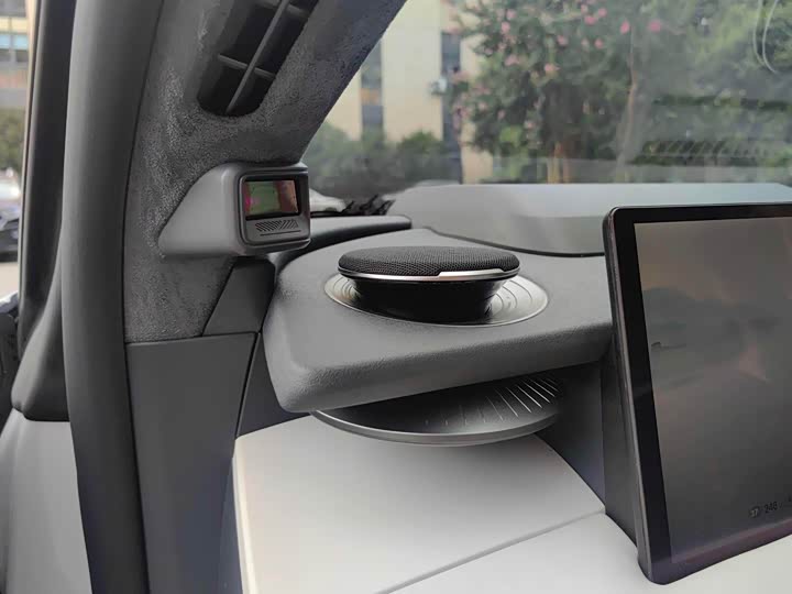 Фото 4 - Geely Galaxy E8