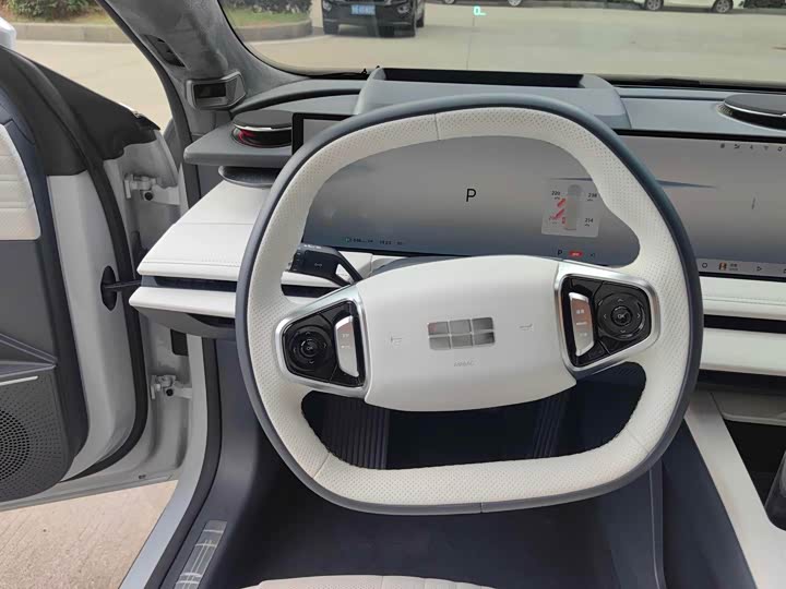 Фото 5 - Geely Galaxy E8