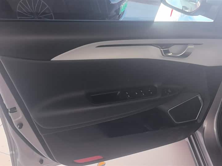 Фото 7 - Geely Geometry A