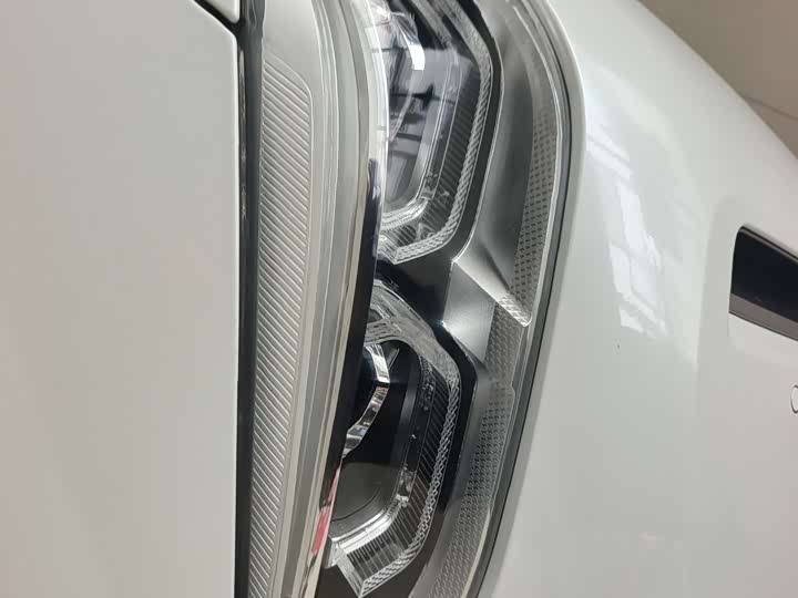 Фото 2 - BMW iX3