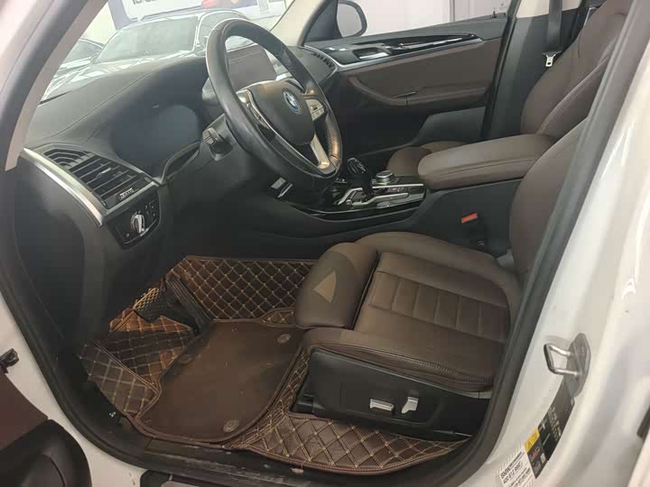 Фото 7 - BMW iX3