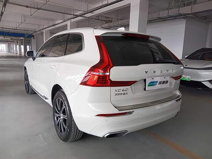 Фото 4 - Volvo XC60