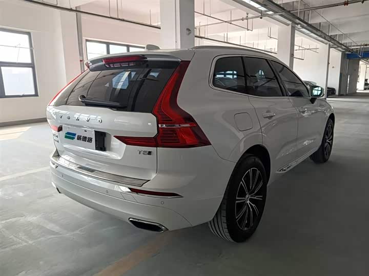Фото 6 - Volvo XC60