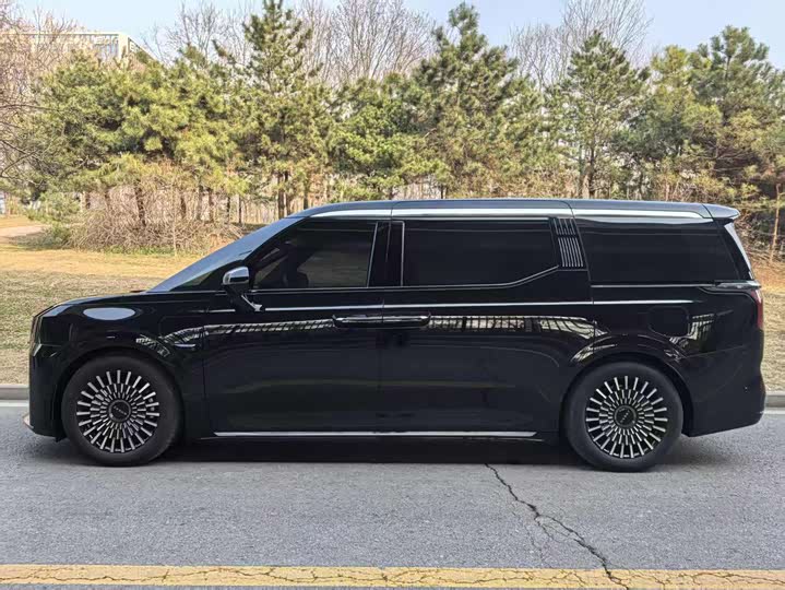 Фото 3 - Zeekr 009