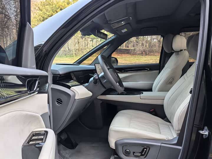 Фото 4 - Zeekr 009