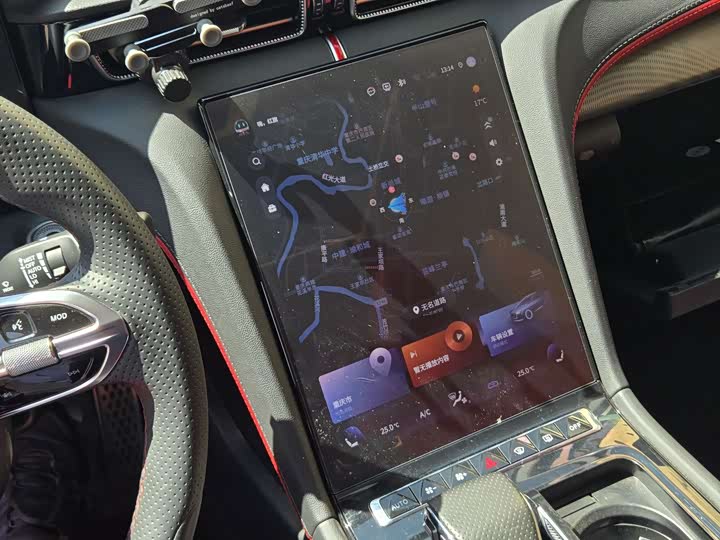 Фото 7 - Hongqi H6