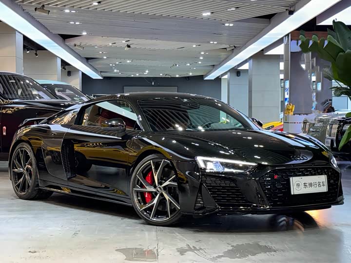 Фото 3 - Audi R8