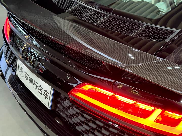 Фото 9 - Audi R8