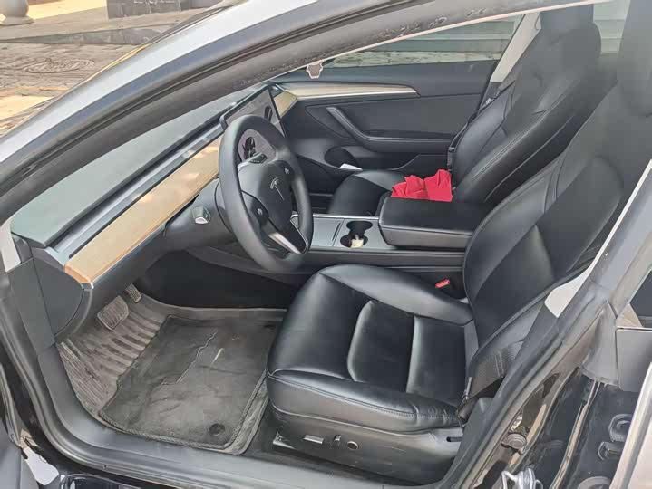 Фото 5 - Tesla Model 3