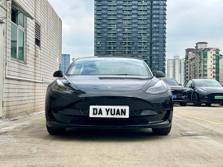 Фото 2 - Tesla Model 3