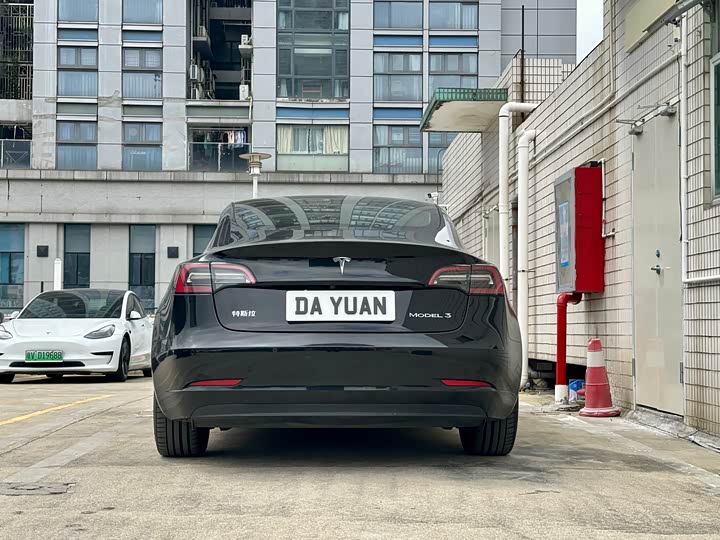 Фото 5 - Tesla Model 3