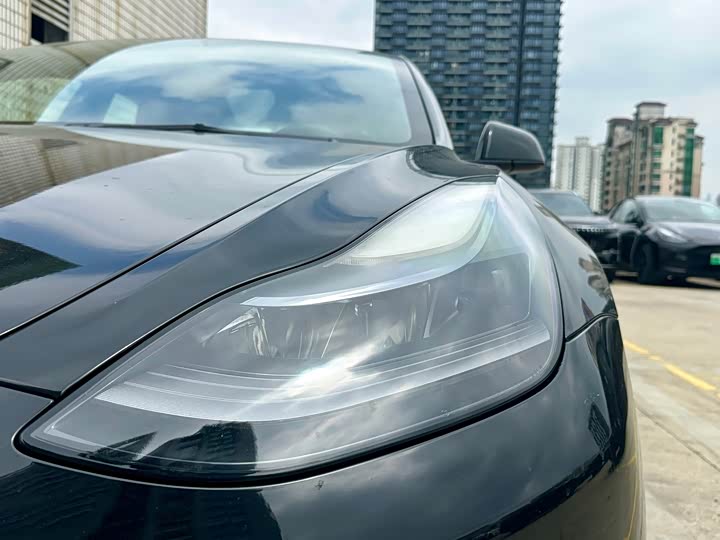 Фото 6 - Tesla Model 3