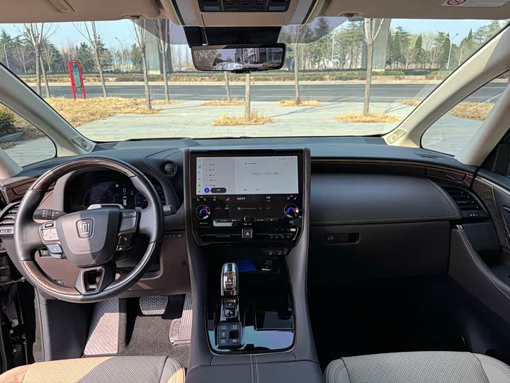 Photo 6 - Toyota Vellfire