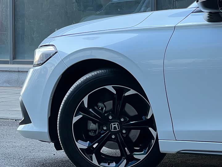 Фото 8 - Honda Civic