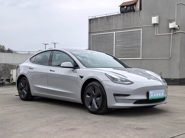 Photo 3 - Tesla Model 3