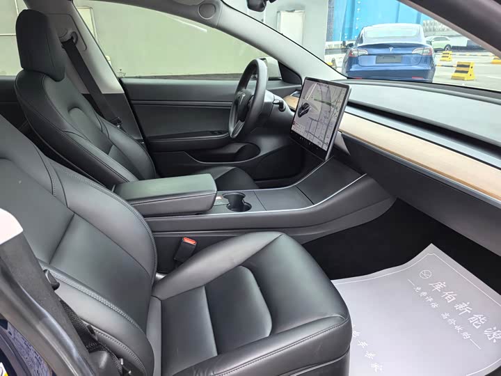 Photo 9 - Tesla Model 3