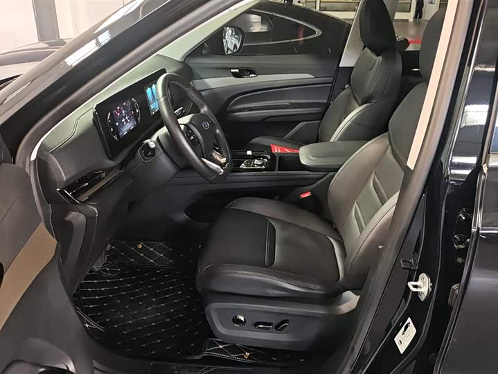 Photo 9 - Ford Equator Sport