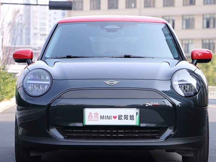 Photo 2 - Mini Cooper