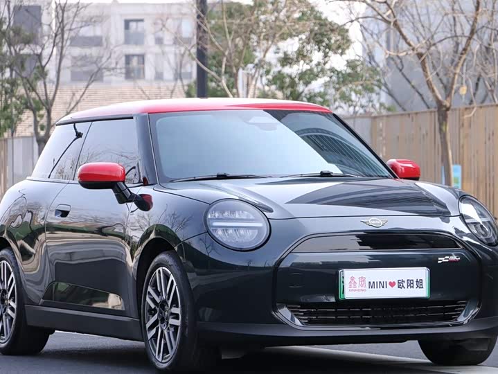 Photo 3 - Mini Cooper