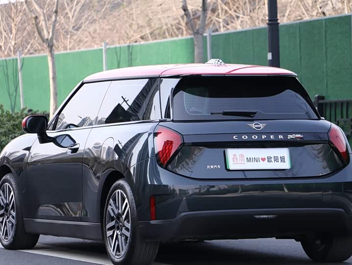 Photo 6 - Mini Cooper