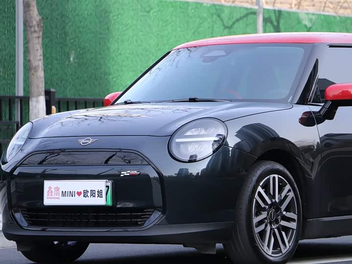 Photo 8 - Mini Cooper