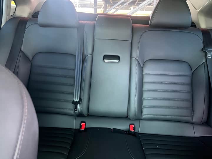 Фото 8 - Citroen C6