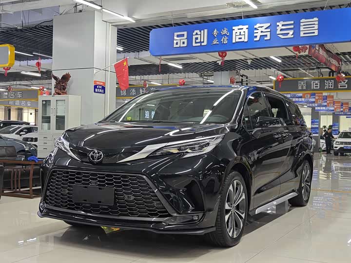 Фото 1 - Toyota Granvia