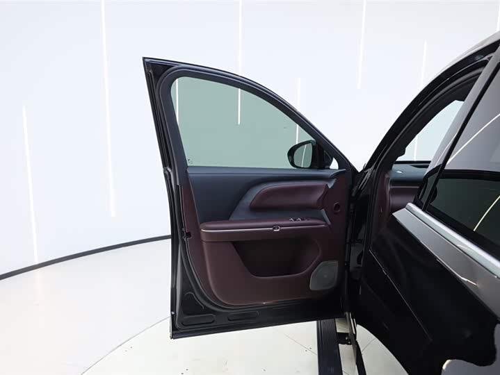 Фото 7 - Voyah Taishan