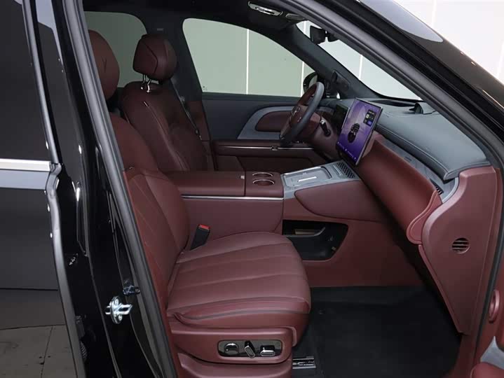 Фото 9 - Voyah Taishan