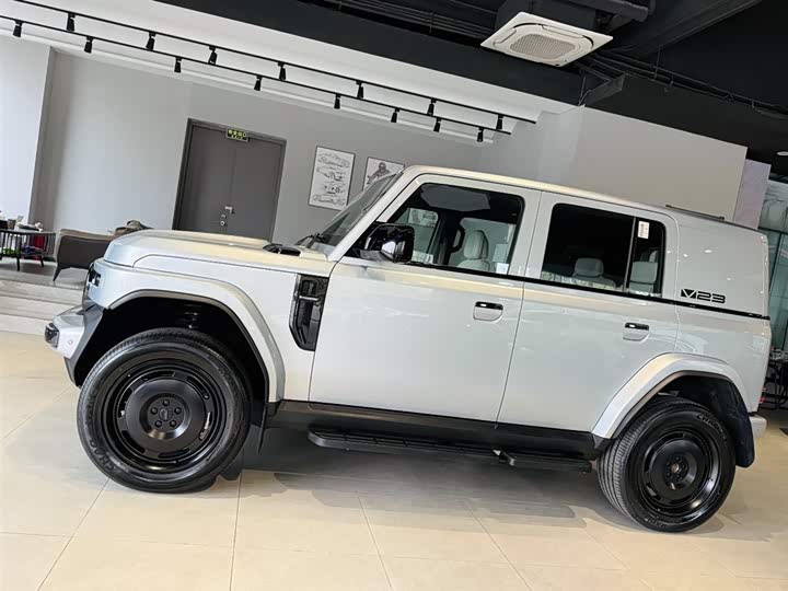 Photo 2 - Chery iCar V23