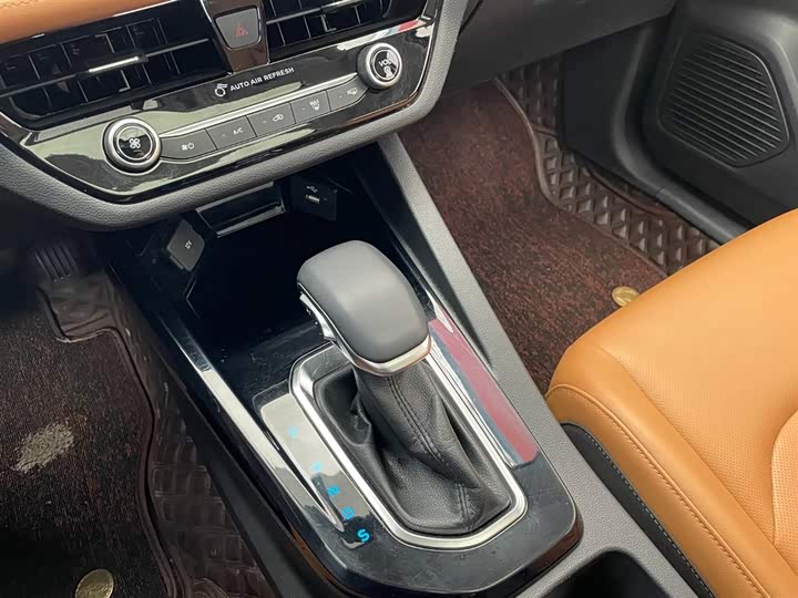 Фото 8 - Ford Escort