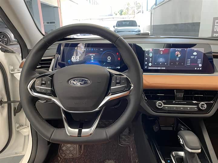 Фото 9 - Ford Escort